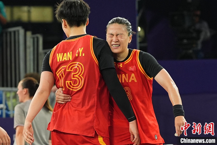 巴黎奥运三人篮球首战中王丽丽加时绝杀助中国