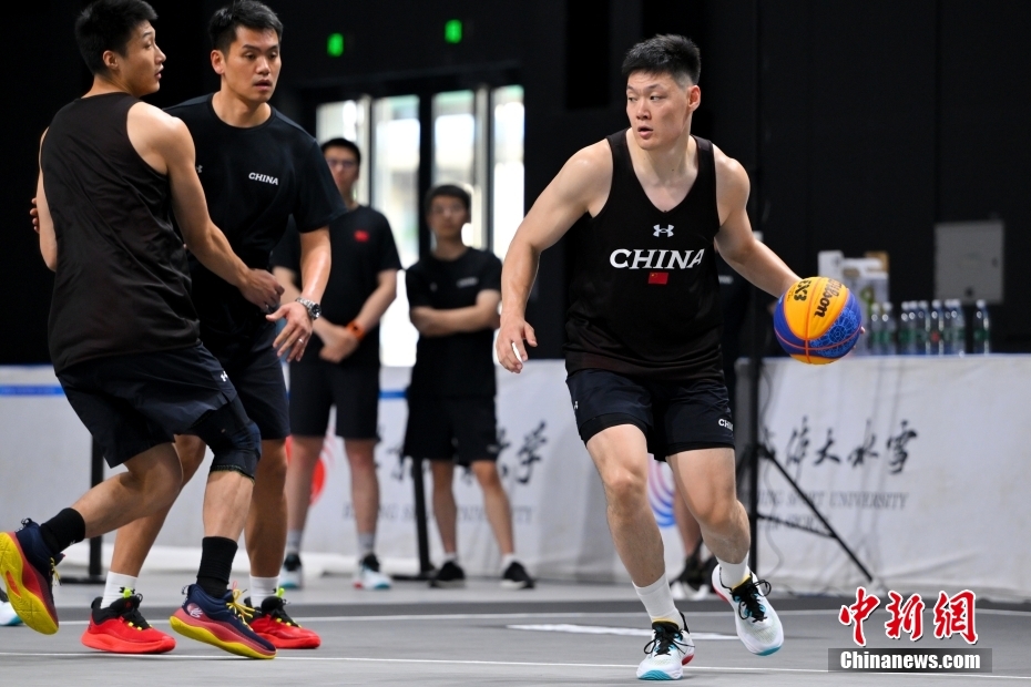 巴黎奥运三人篮球首战中王丽丽加时绝杀助中国