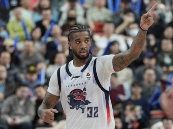 山东外援克里斯手指骨裂或缺席三周 俱乐部或将