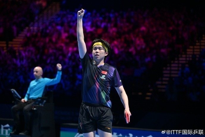 王楚钦惊天逆转晋级八强 决胜局15-13绝杀勒布伦