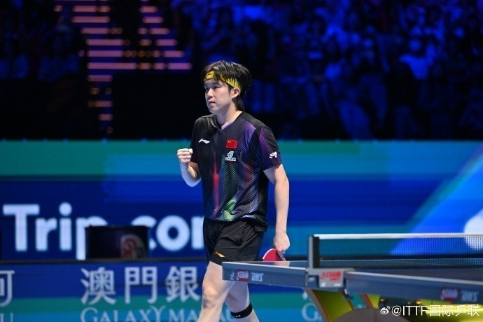 王楚钦惊天逆转晋级八强 决胜局15-13绝杀勒布伦