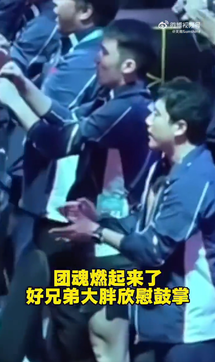 王楚钦惊天逆转晋级八强 决胜局15-13绝杀勒布伦