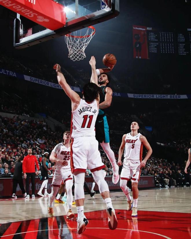 卡马拉100次进攻犯规创历史纪录，开拓者加时惜