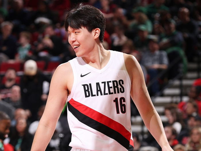 开拓者管理层深挖杨瀚森潜力 篮球因素成选中关