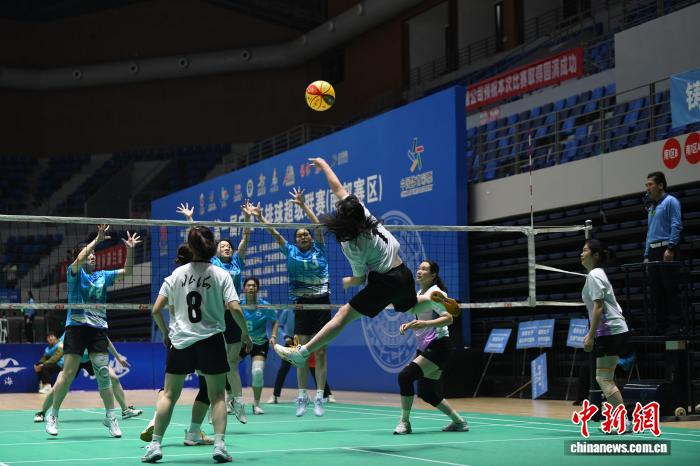 铜鼓杯广西气排球超级联赛南部赛区在北海正式